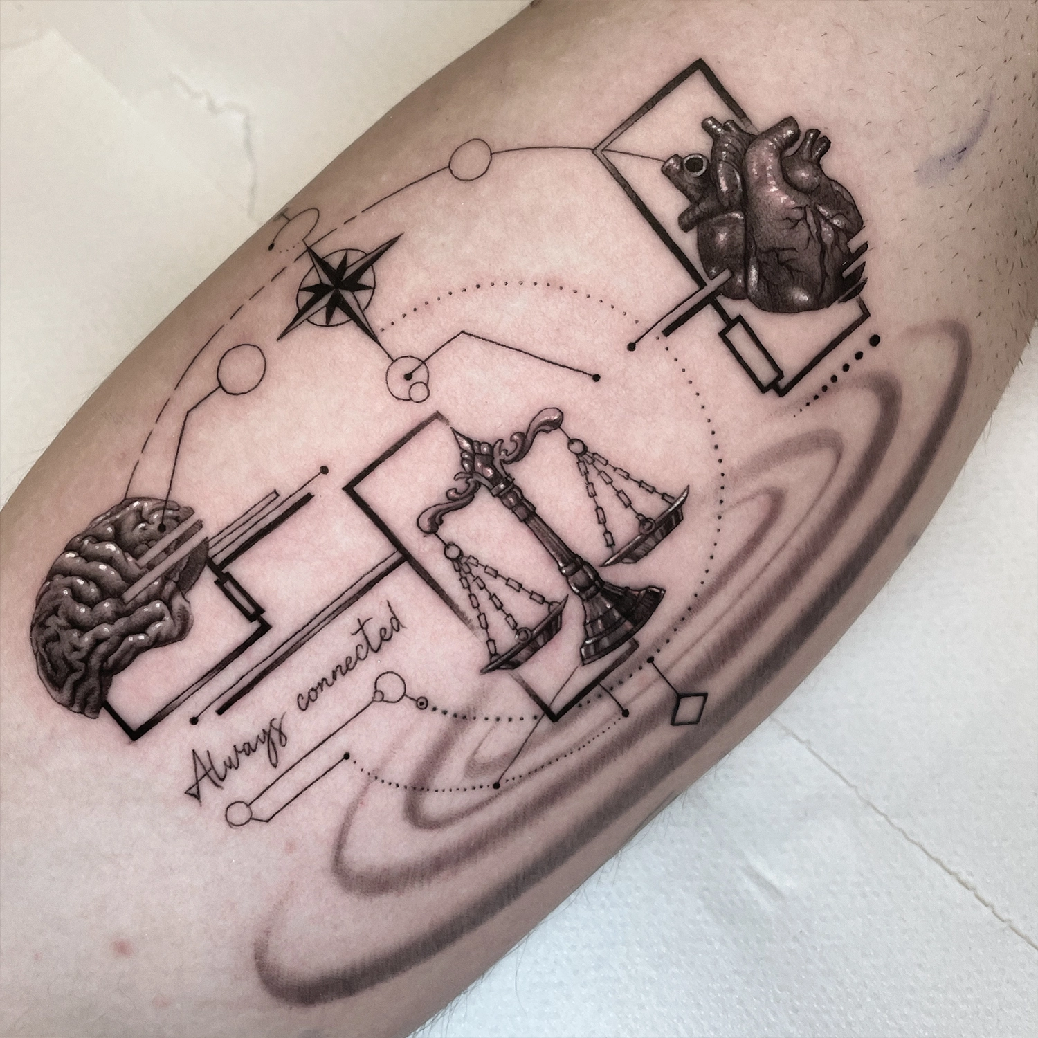 Estudio de tatuajes estilo linea fina blackword neotradicional MisturaTattoo pozuelo Madrid 4